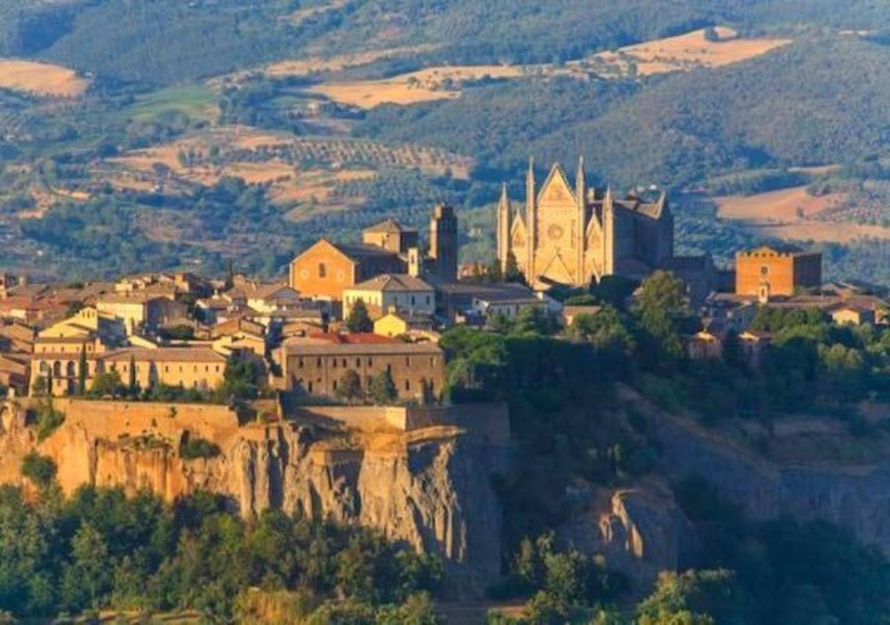 Hotel La Nuova Pergoletta Orvieto Esterno foto