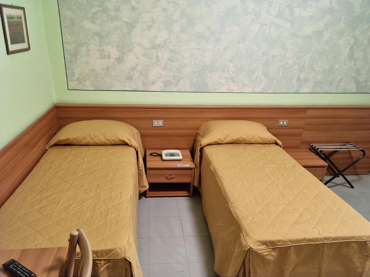 Hotel La Nuova Pergoletta Orvieto Esterno foto